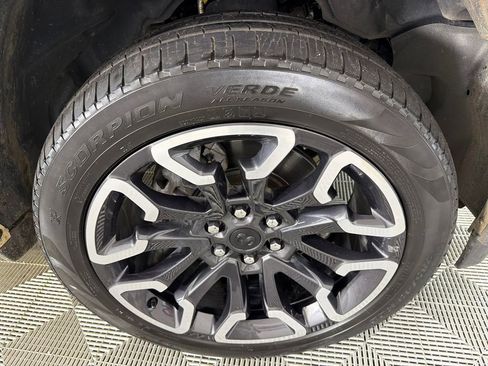 Used 2025 RAM 1500 Limited AWD/4WD image 14