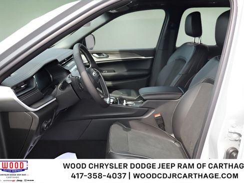 New 2026 Jeep Grand Cherokee Altitude AWD/4WD image 16
