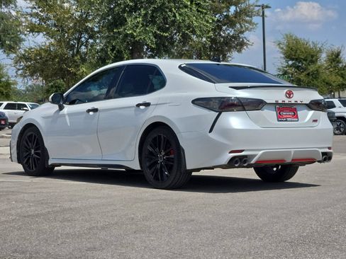 Used 2022 Toyota Camry XSE FWD image 3