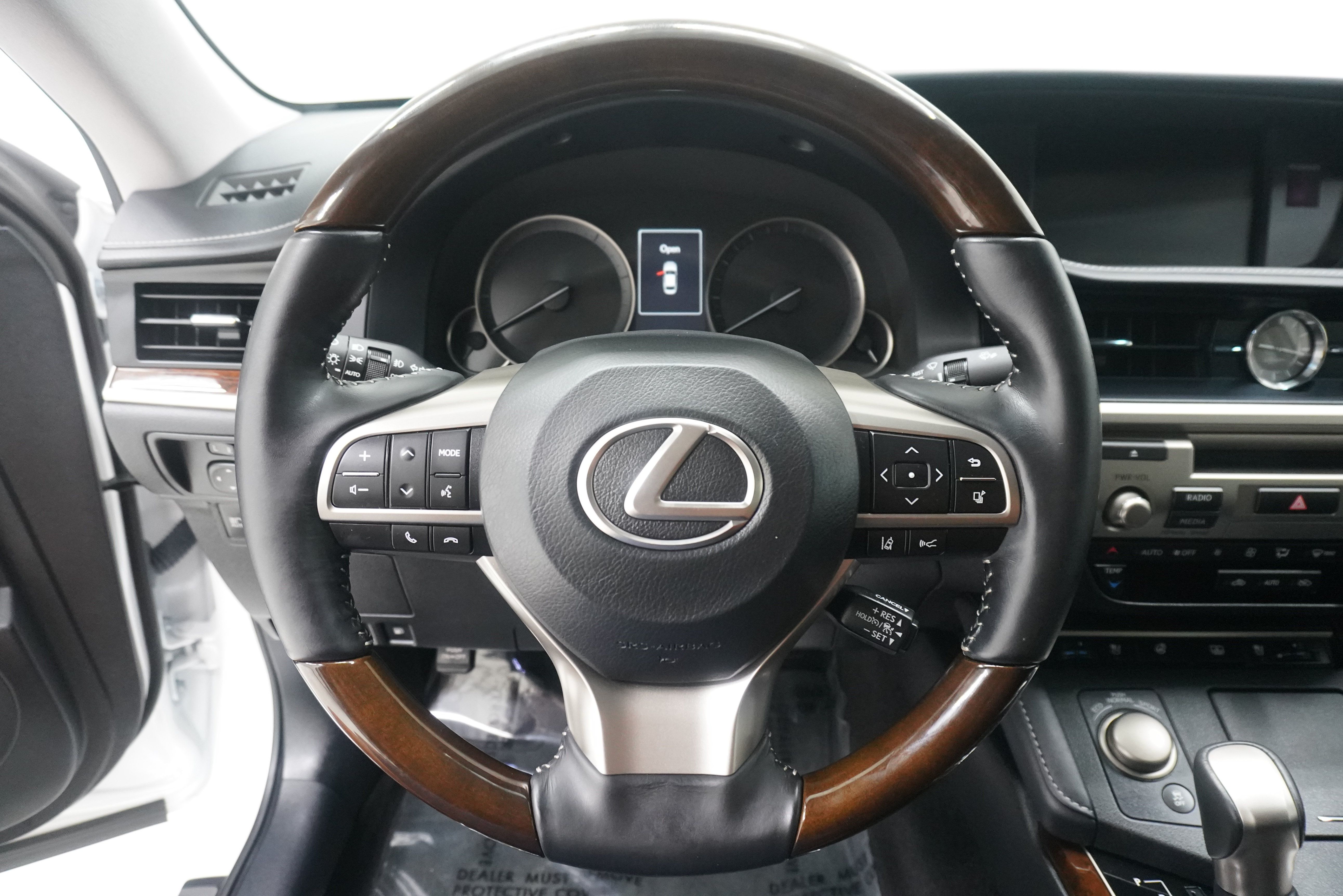 Used 2017 Lexus ES 350 w/ Luxury Package FWD image 17