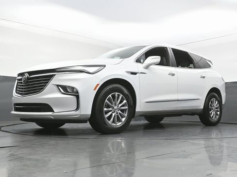 Used 2024 Buick Enclave Premium image 60