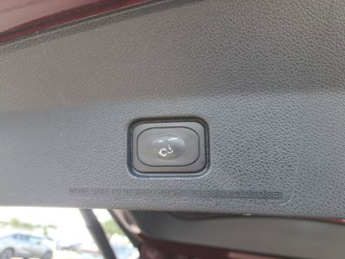 Used 2019 Ford Explorer XLT w/ Equipment Group 202A image 7