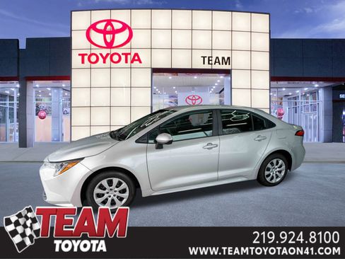 Used 2023 Toyota Corolla LE image 1