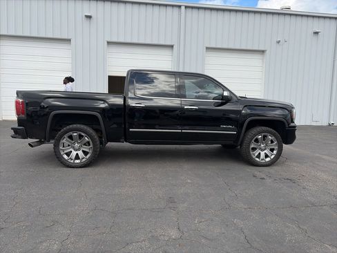 Used 2017 GMC Sierra 1500 Denali w/ Denali Ultimate Package image 8