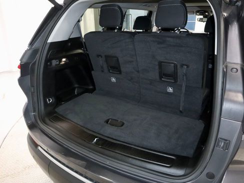 Used 2024 Jeep Grand Cherokee L Laredo w/ Luxury Tech Group I image 16