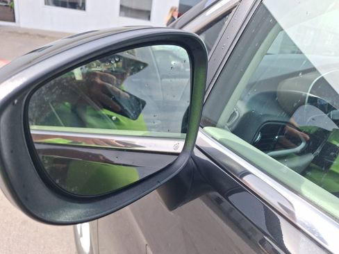 Used 2020 Chrysler Voyager Lxi image 13