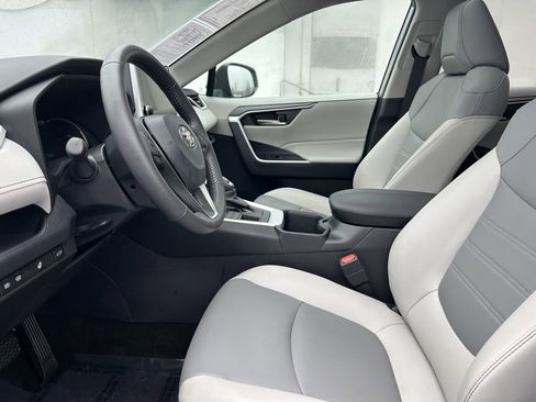 Certified 2025 Toyota RAV4 XLE Premium image 10