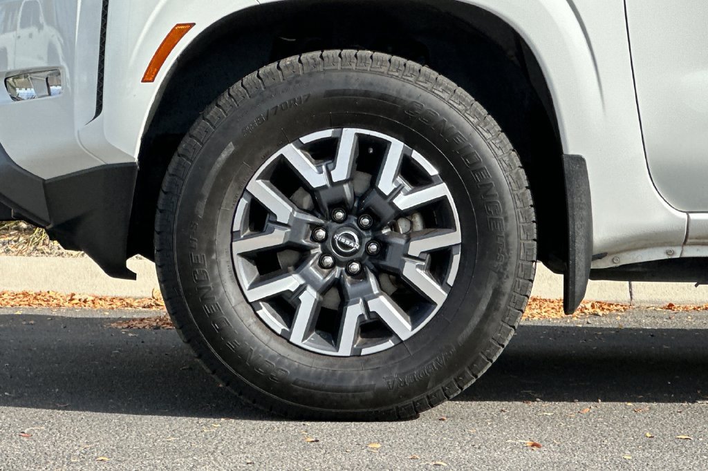Used 2022 Nissan Frontier SV AWD/4WD image 10