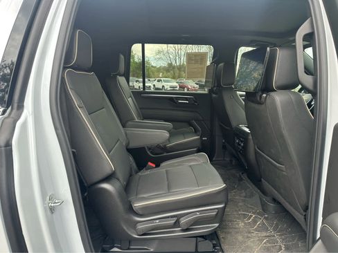 Used 2026 Chevrolet Suburban Premier AWD/4WD image 20