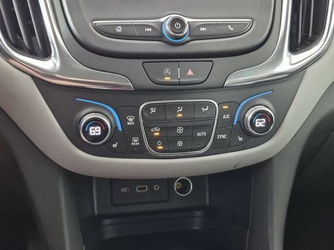 Used 2022 Chevrolet Equinox LT FWD image 26