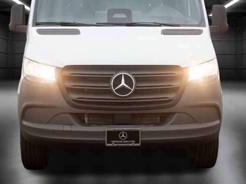 Used 2025 Mercedes-Benz Sprinter 2500 image 13
