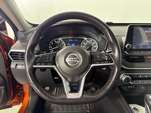 Used 2020 Nissan Altima 2.5 SR FWD image 13