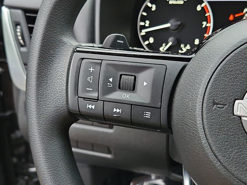 Certified 2023 Nissan Rogue SV AWD/4WD image 19