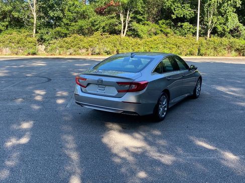 Used 2018 Honda Accord LX image 5