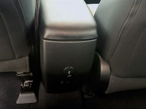 Used 2018 Toyota RAV4 XLE image 29