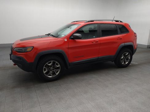 Used 2019 Jeep Cherokee Trailhawk image 2