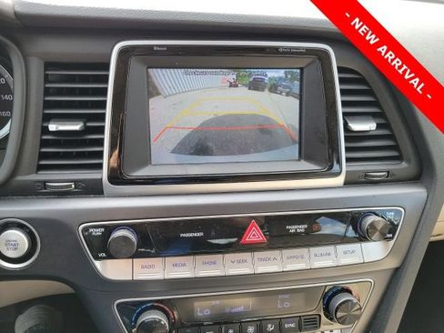 Used 2019 Hyundai Sonata SEL w/ Winter Weather Package FWD image 10