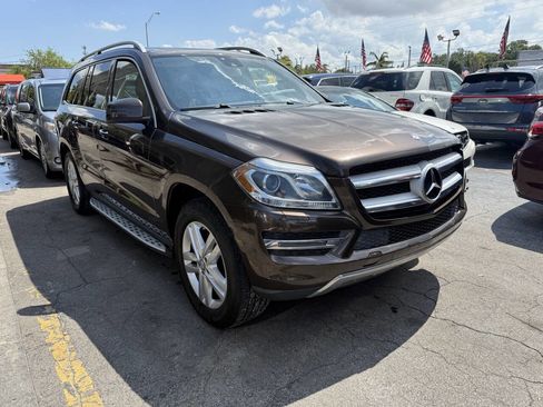 Used 2016 Mercedes-Benz GL 450 4MATIC image 2