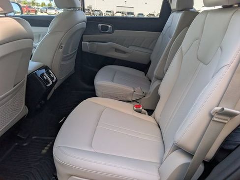 Used 2023 Kia Sorento SX AWD/4WD image 26