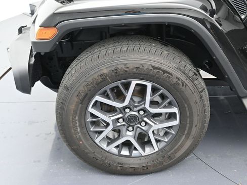 New 2025 Jeep Wrangler Unlimited Sahara image 9