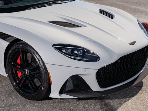 Used 2023 Aston Martin DBS Volante image 10