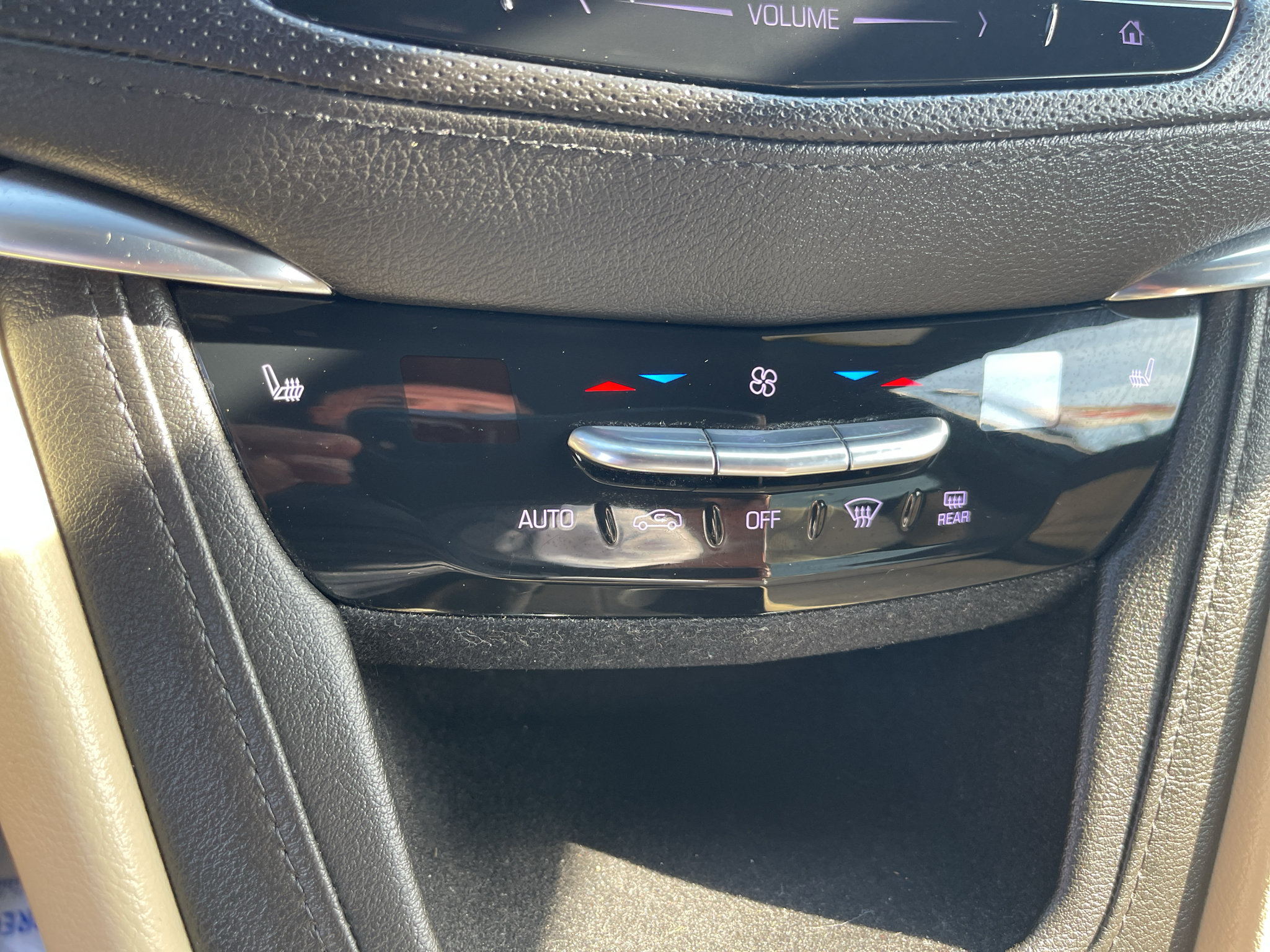 Used 2018 Cadillac XT5 AWD image 23