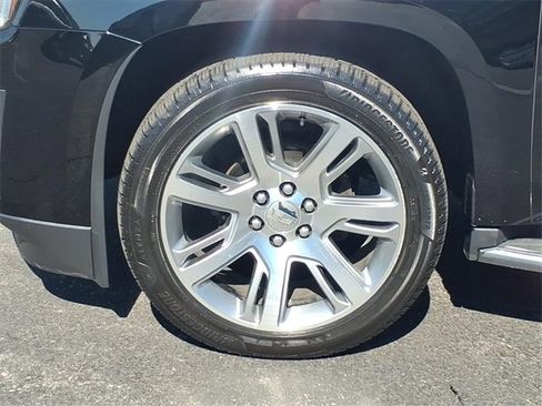 Used 2015 Cadillac Escalade Luxury image 10