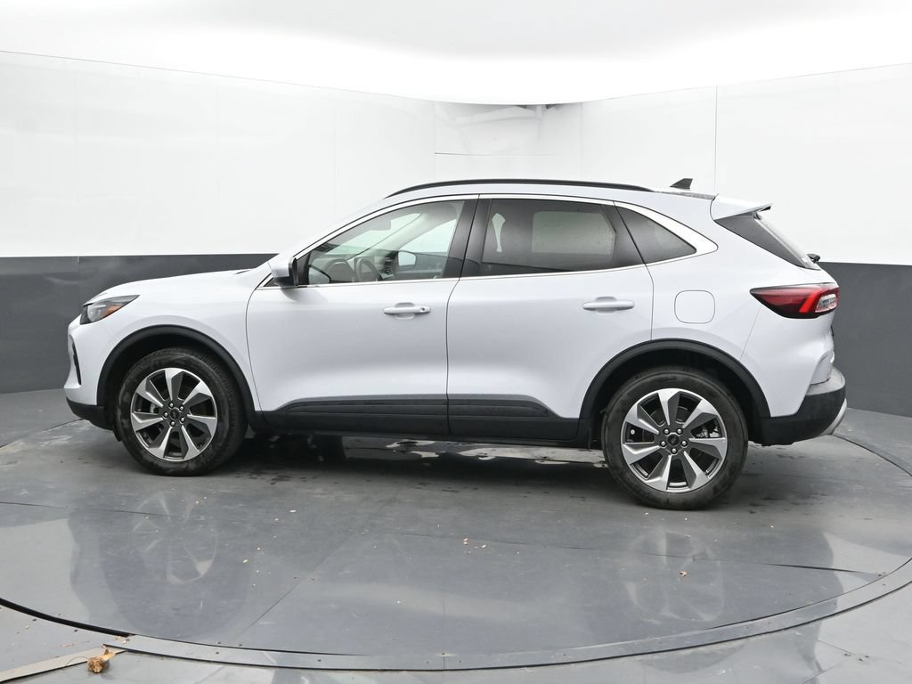 Used 2025 Ford Escape Platinum AWD/4WD image 9