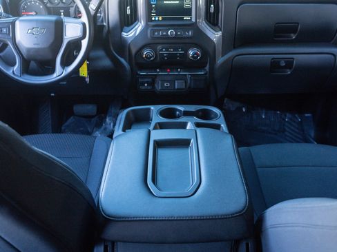 Used 2019 Chevrolet Silverado 1500 Custom Trail Boss AWD/4WD image 13