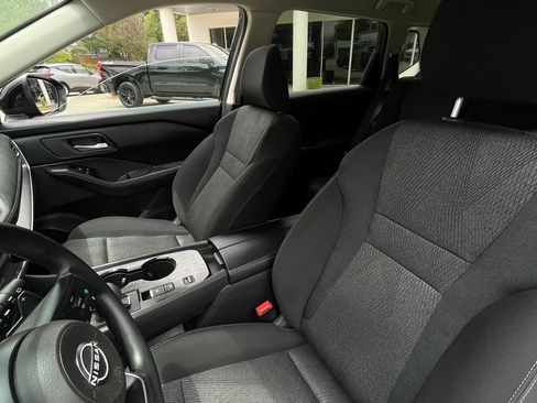 Used 2024 Nissan Rogue SV FWD image 15