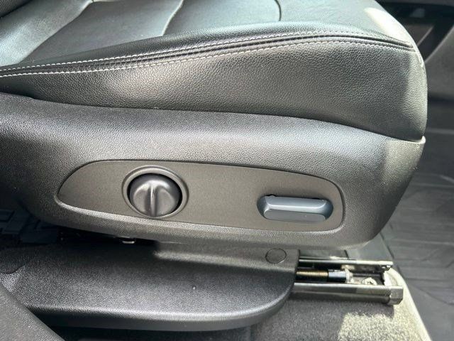 Used 2022 GMC Terrain SLT w/ Infotainment Package II FWD image 47