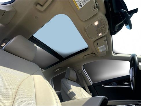 Used 2022 Lincoln Nautilus Reserve image 17