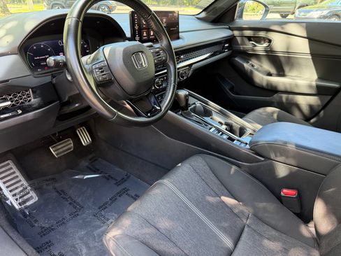 Used 2024 Honda Accord Sport image 9