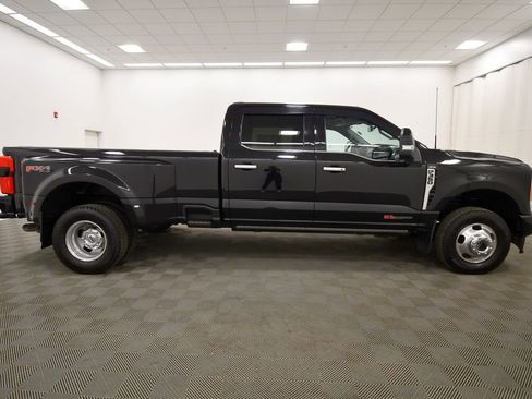 Used 2023 Ford F350 Limited w/ FX4 Off-Road Package AWD/4WD image 9