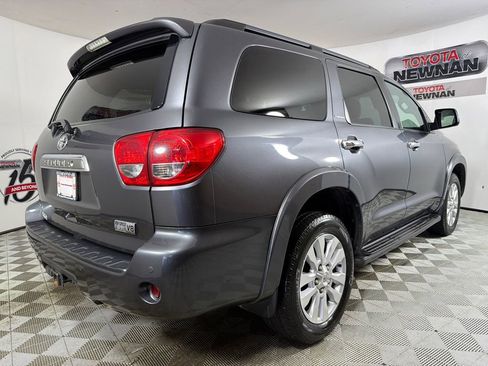 Used 2017 Toyota Sequoia Platinum RWD image 5