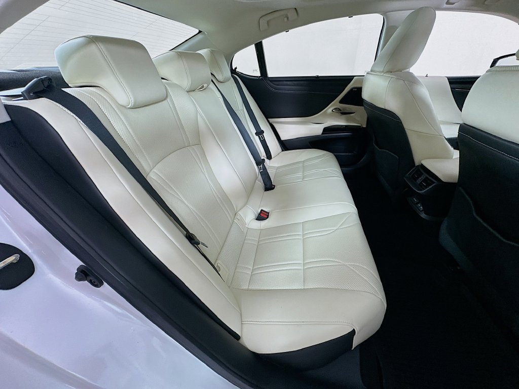 Used 2022 Lexus ES 350 Ultra Luxury w/ Accessory Package 2 FWD image 29