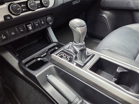 Used 2023 Toyota Tacoma Limited image 34