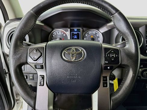 Used 2020 Toyota Tacoma SR5 RWD image 15