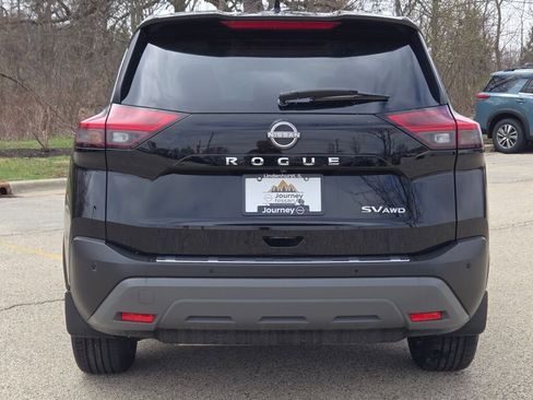 Used 2023 Nissan Rogue SV w/ SV Premium B Package image 12