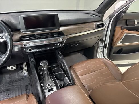 Used 2020 Kia Telluride SX w/ SX Prestige Package image 24