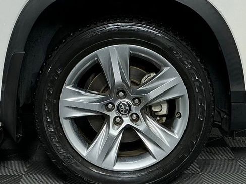 Used 2017 Toyota Highlander Limited FWD image 8
