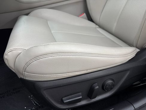 Used 2023 Genesis G70 2.0T RWD image 36