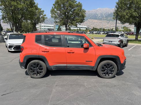 Used 2018 Jeep Renegade Altitude AWD/4WD image 6