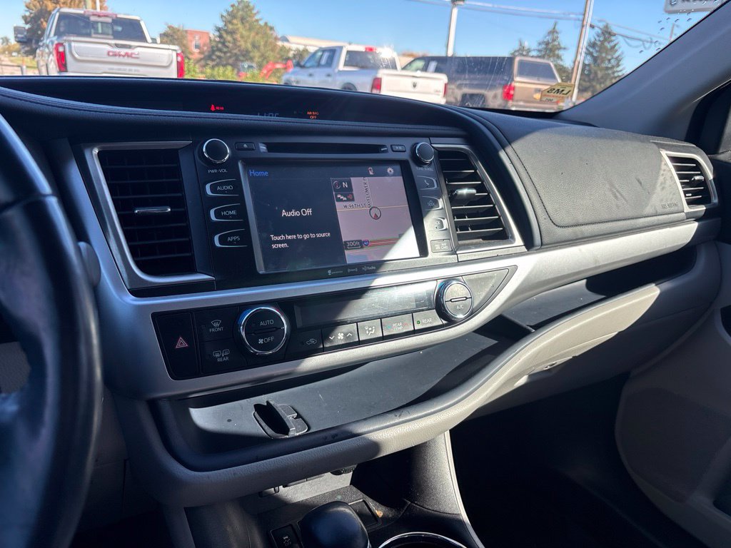 Used 2018 Toyota Highlander XLE FWD image 10