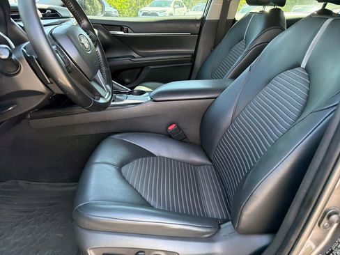 Used 2020 Toyota Camry SE FWD image 17