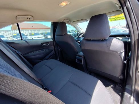 Used 2022 Toyota Corolla LE FWD image 35
