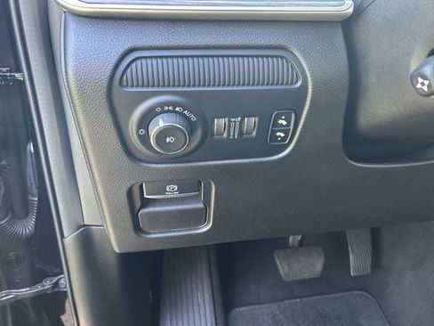 Used 2023 Jeep Wagoneer Series III w/ Convenience Group I AWD/4WD image 17