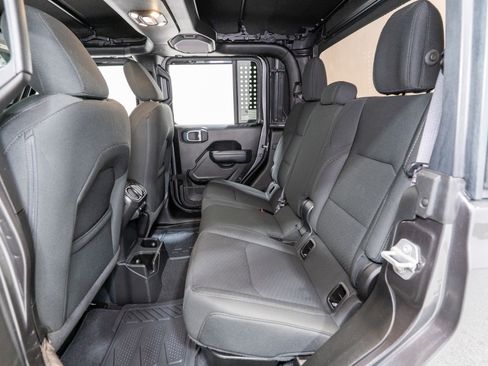 Used 2022 Jeep Gladiator Sport image 29