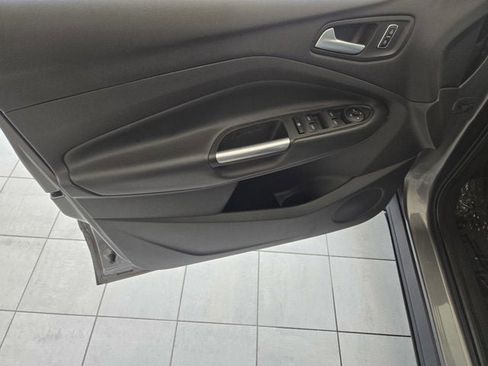 Used 2014 Ford Escape SE image 17