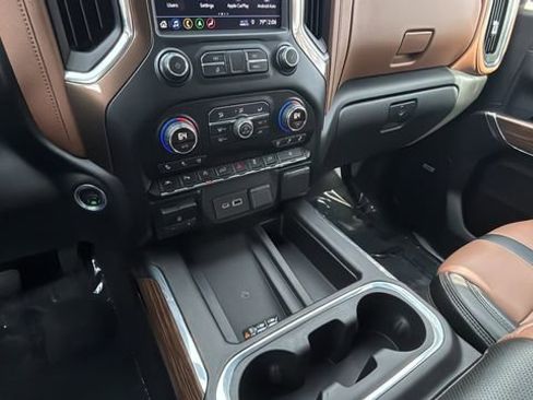 Used 2019 Chevrolet Silverado 1500 High Country w/ High Country Premium Package image 14